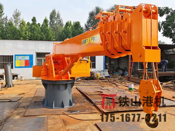 江西新余甲板起重機(jī)廠家船用起重機(jī)如何進(jìn)行裝卸貨物？
